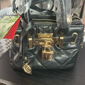 🔥NWT BADGLEY MISCHKA MINI TOTE WITH LOCK AND KEY🔥